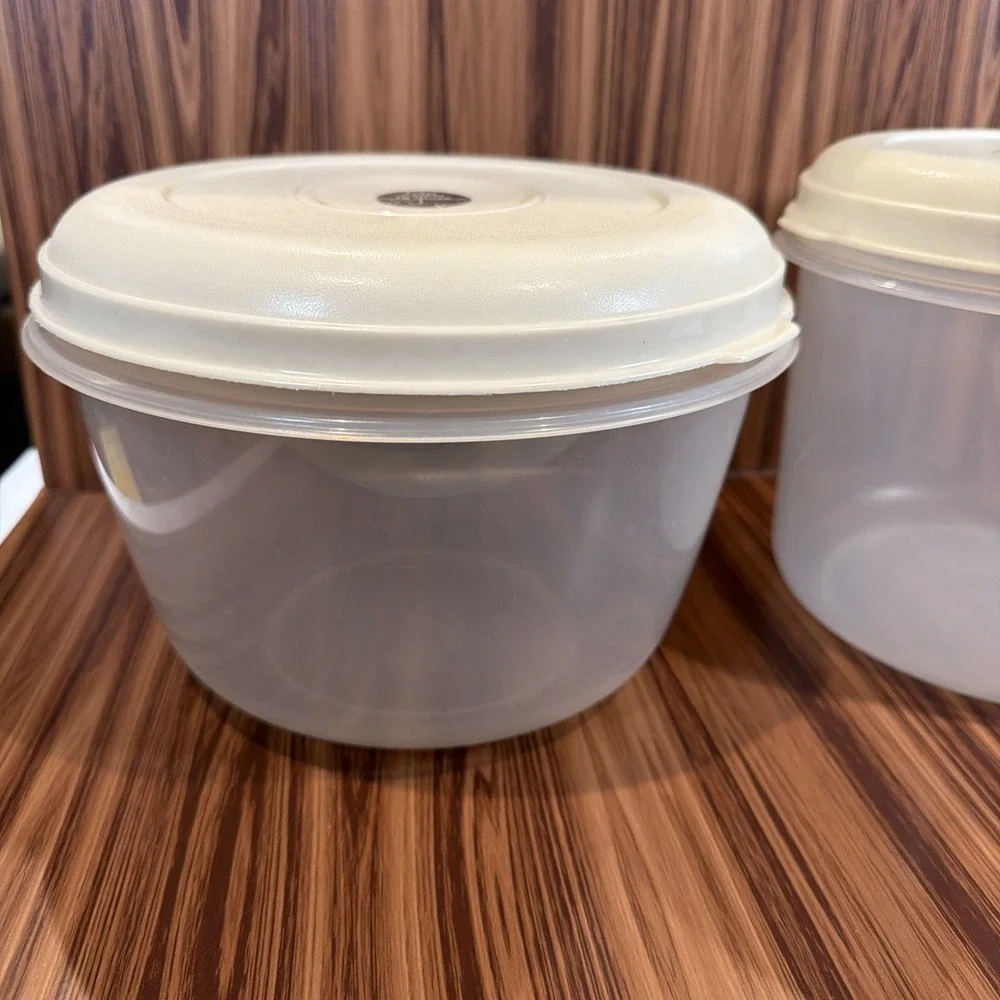 Vintage Rubbermaid Servin Saver Containers Set Of 2-10 Cups #9 & 12Cup #4 Almond